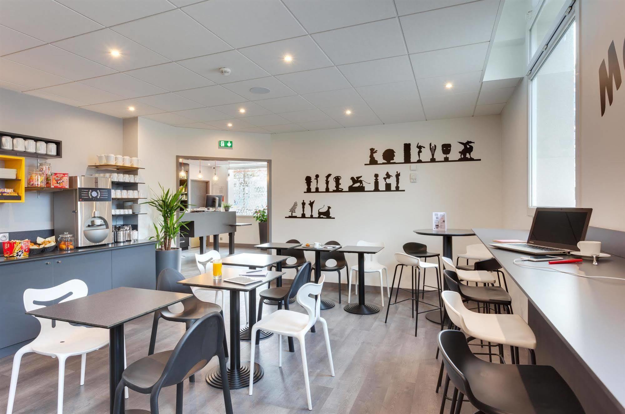 Hotel Kyriad Rennes Centre Gare Exterior photo